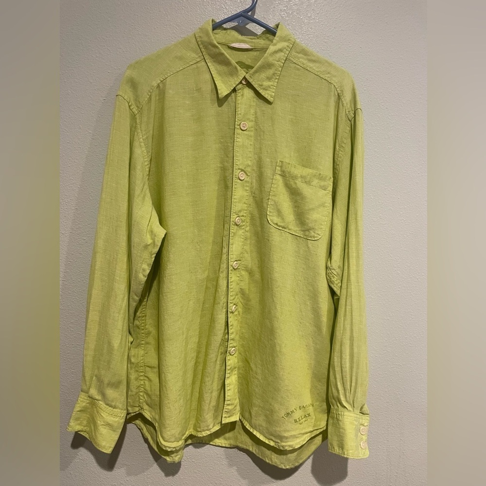 Men’s Tommy Bahama Relax Lime Green Button up shirt. 100% Linen Size L